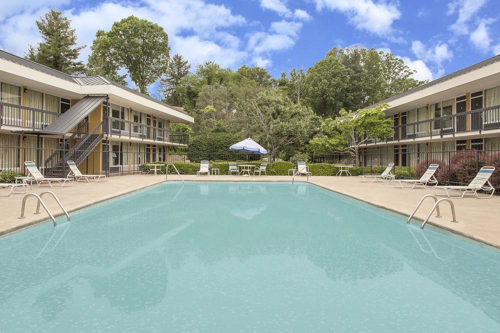 Days Inn by Wyndham Asheville Mall