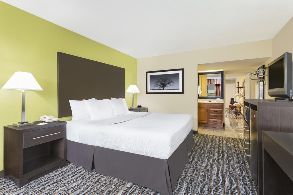 Days Inn by Wyndham Asheville Mall