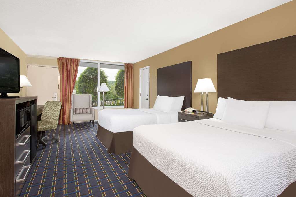 Days Inn by Wyndham Asheville Mall