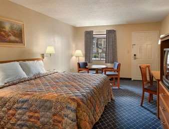 Days Inn by Wyndham Asheville Downtown North