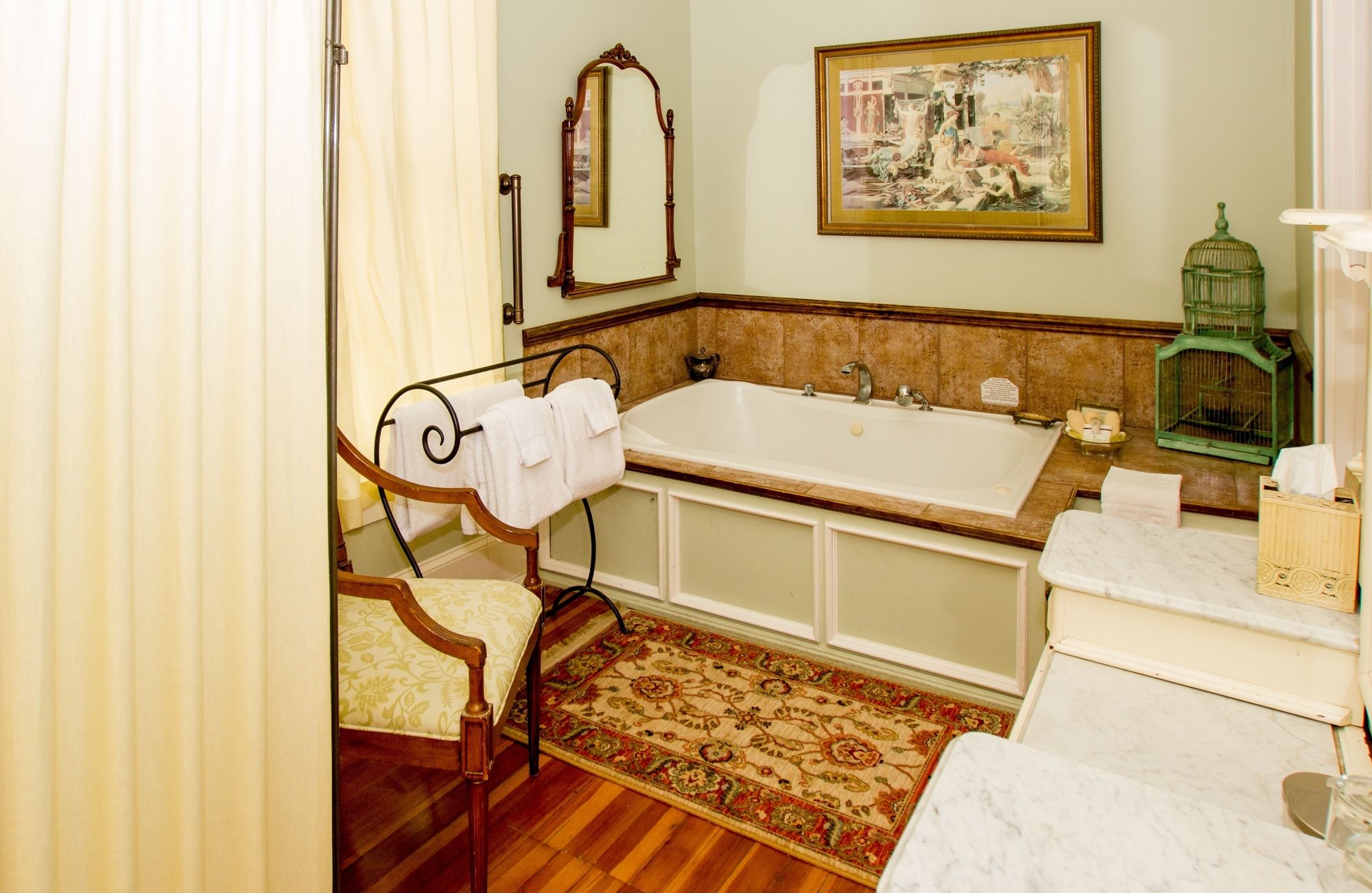 Hill House Bed & Breakfast Inn