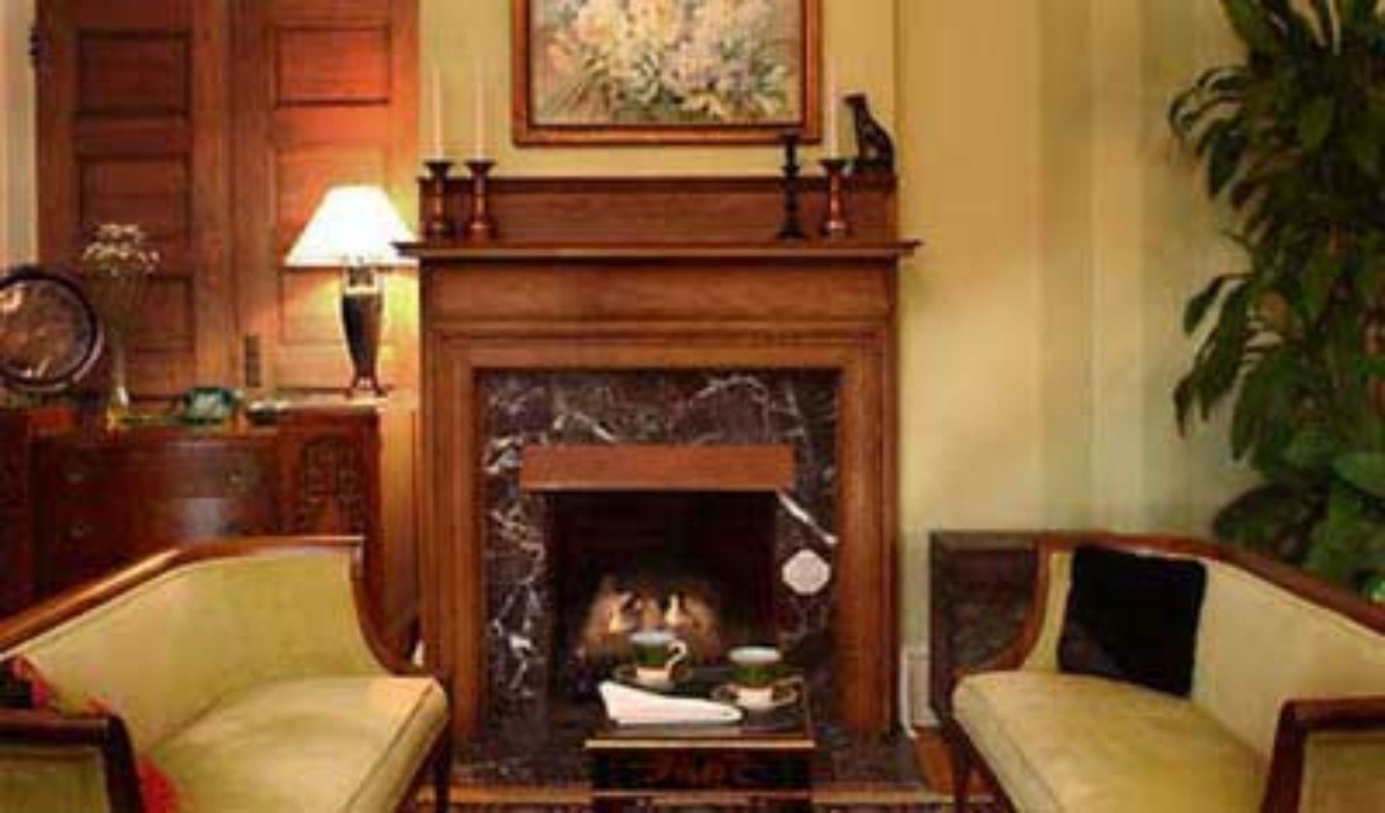 Hill House Bed & Breakfast Inn