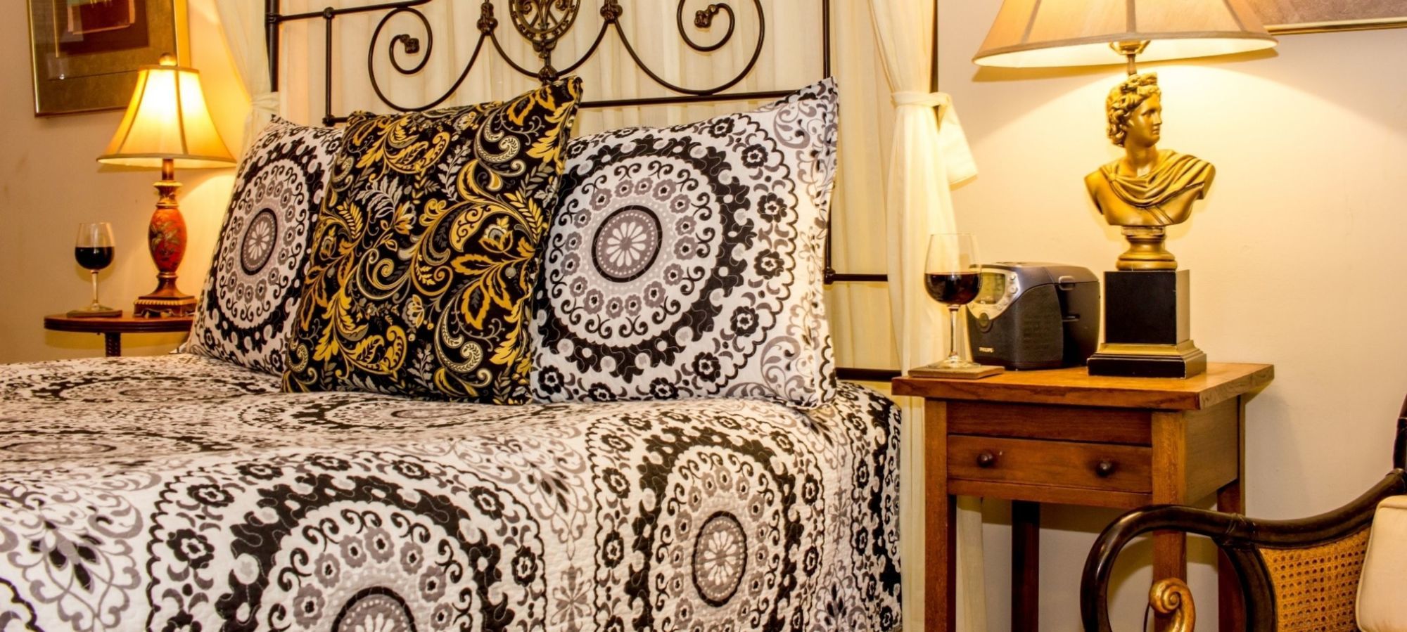 Hill House Bed & Breakfast Inn