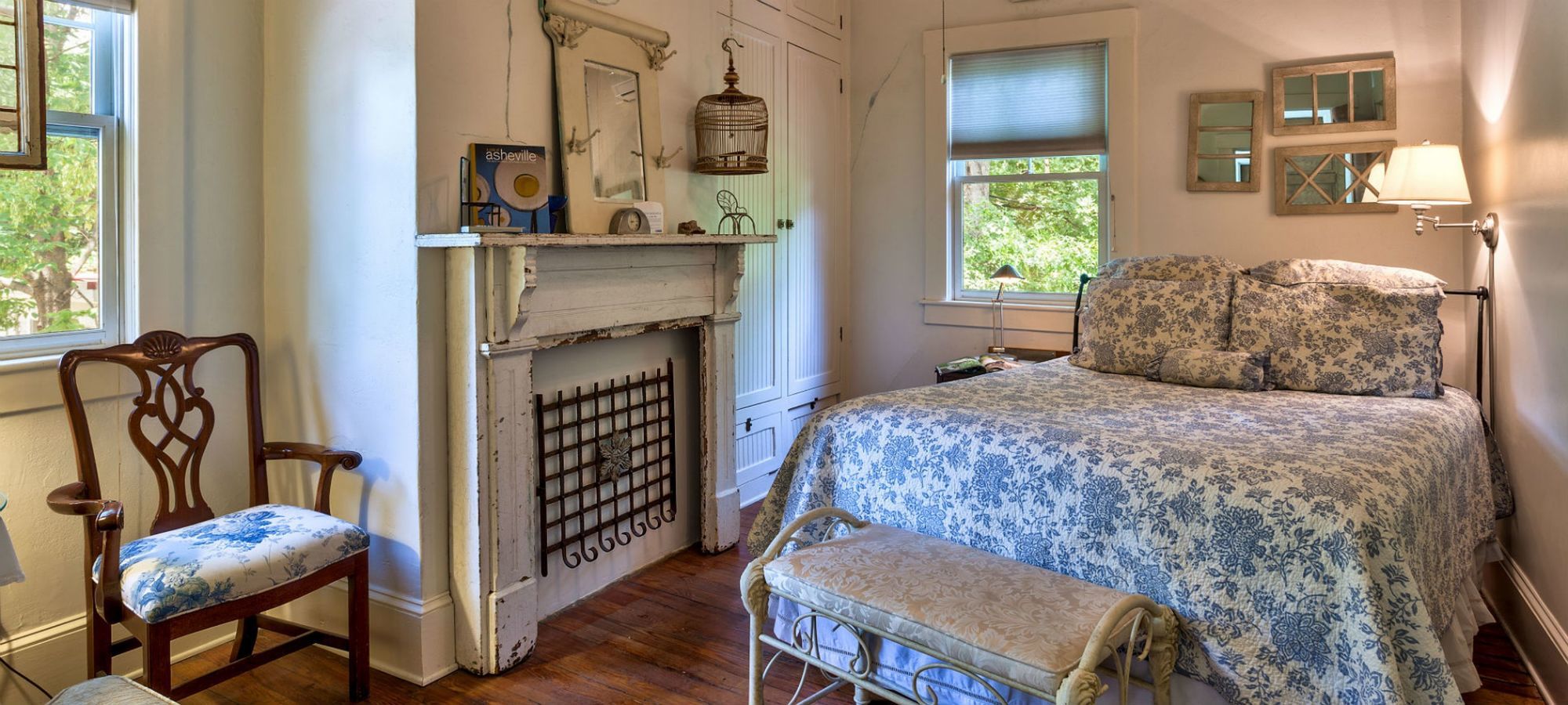 Hill House Bed & Breakfast Inn