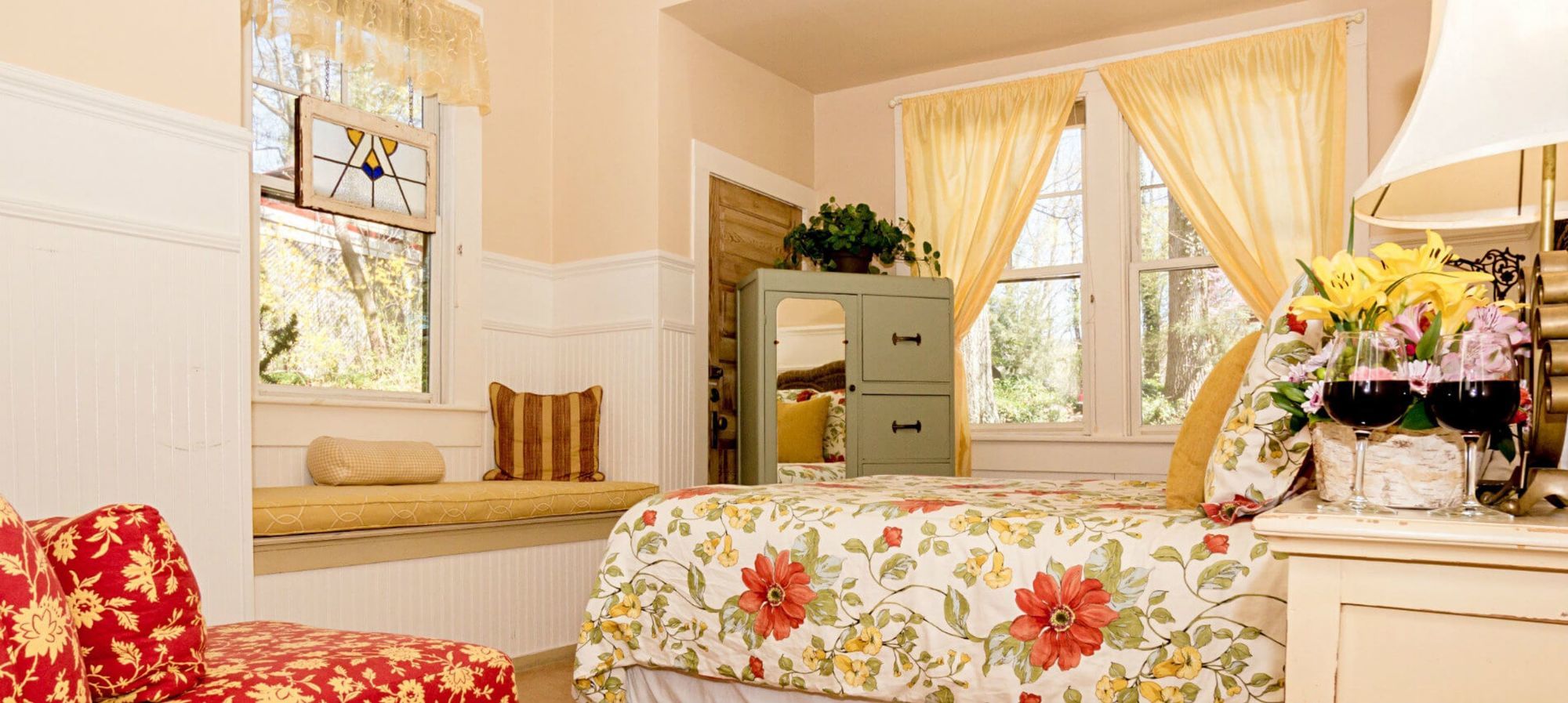 Hill House Bed & Breakfast Inn