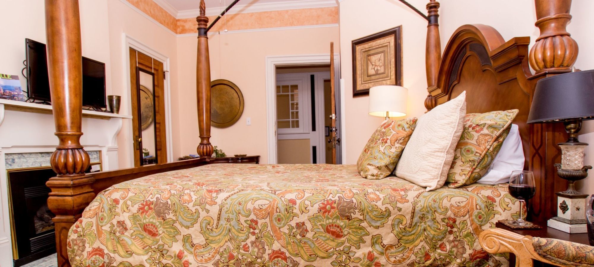 Hill House Bed & Breakfast Inn