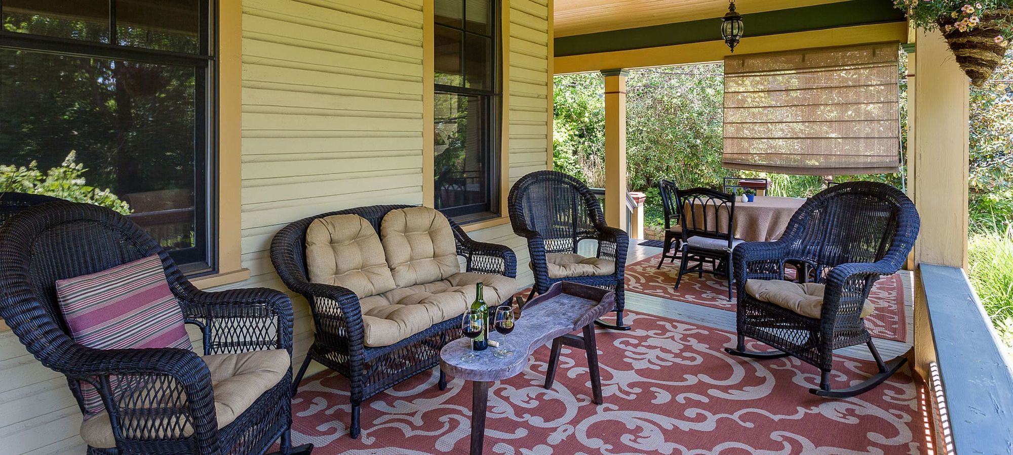 Hill House Bed & Breakfast Inn