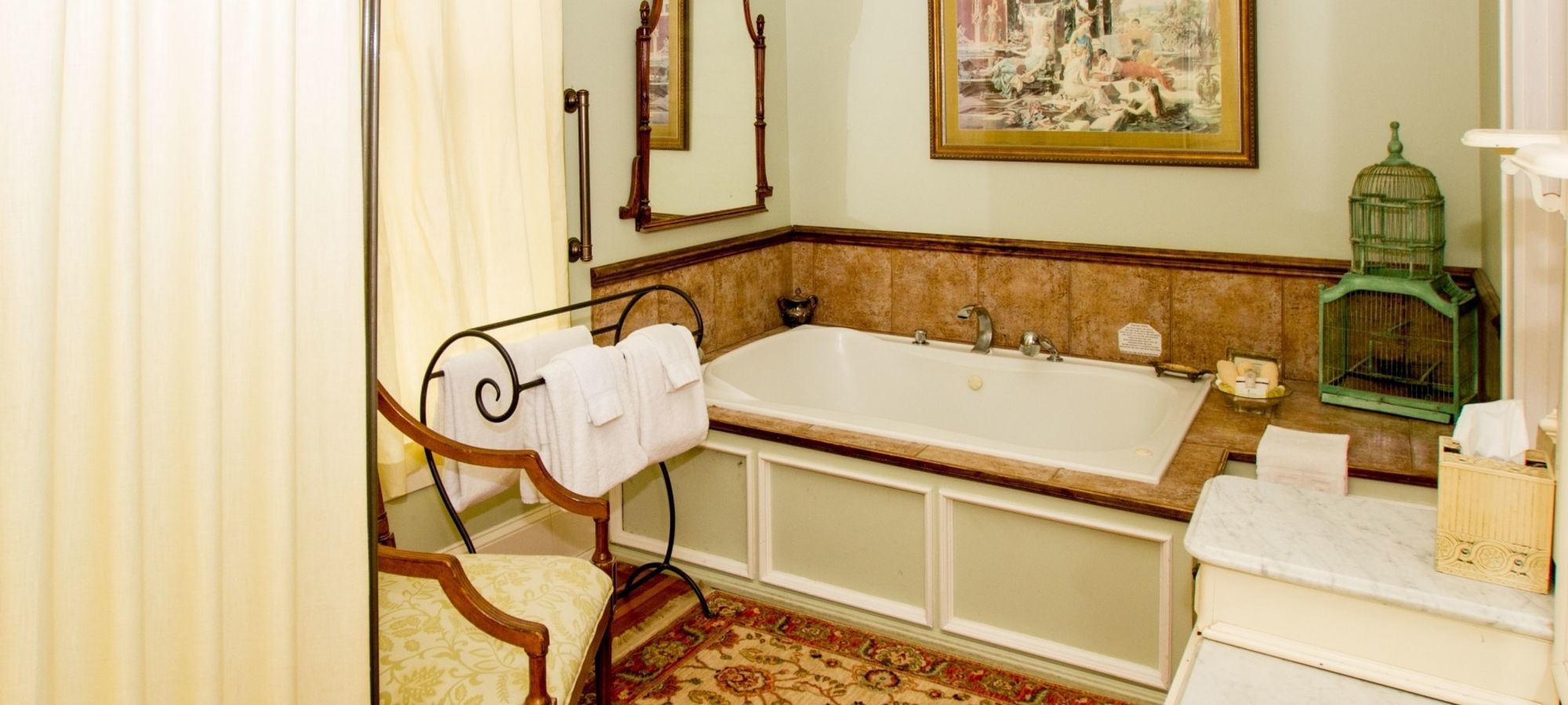 Hill House Bed & Breakfast Inn