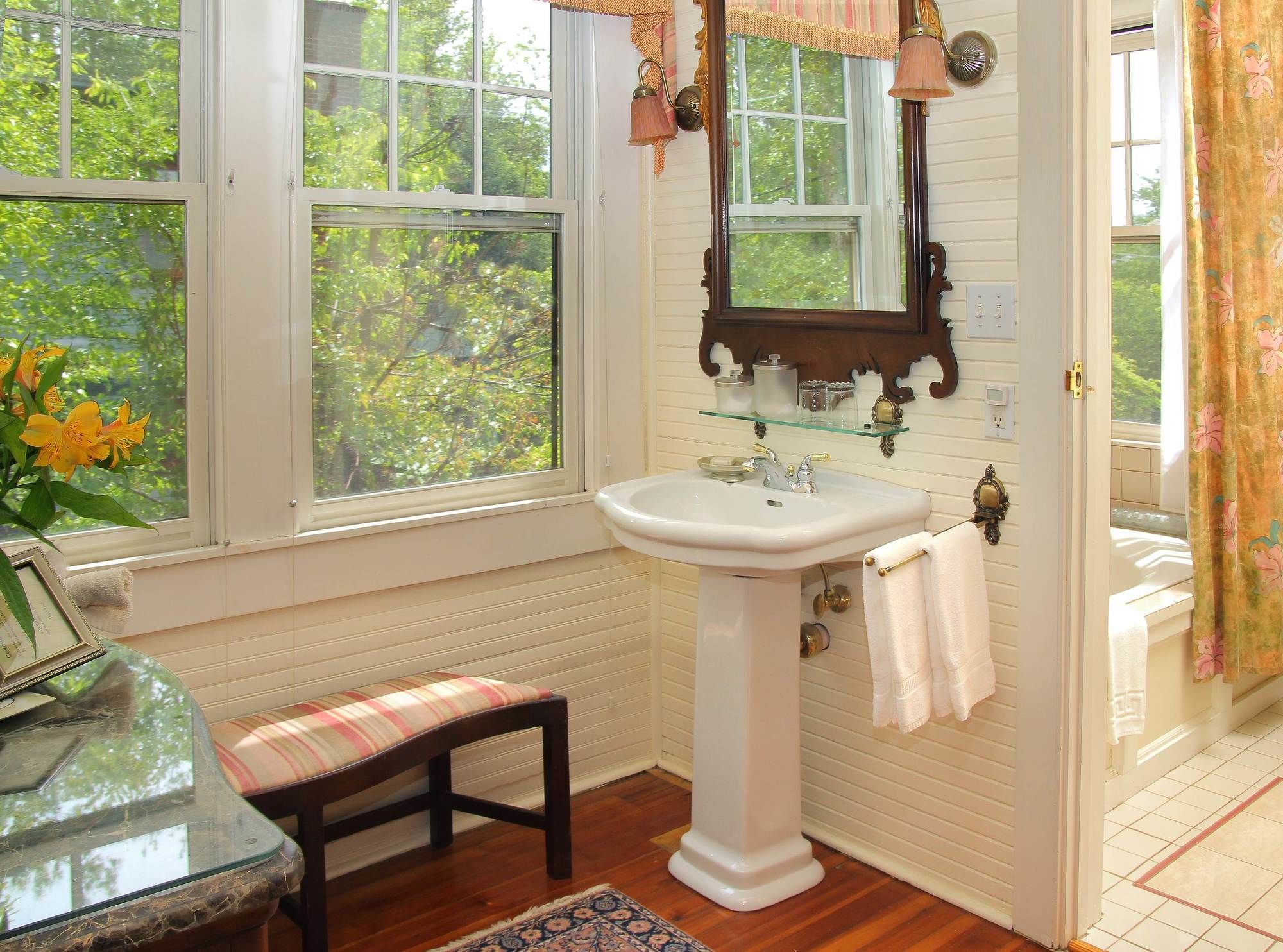 Hill House Bed & Breakfast Inn