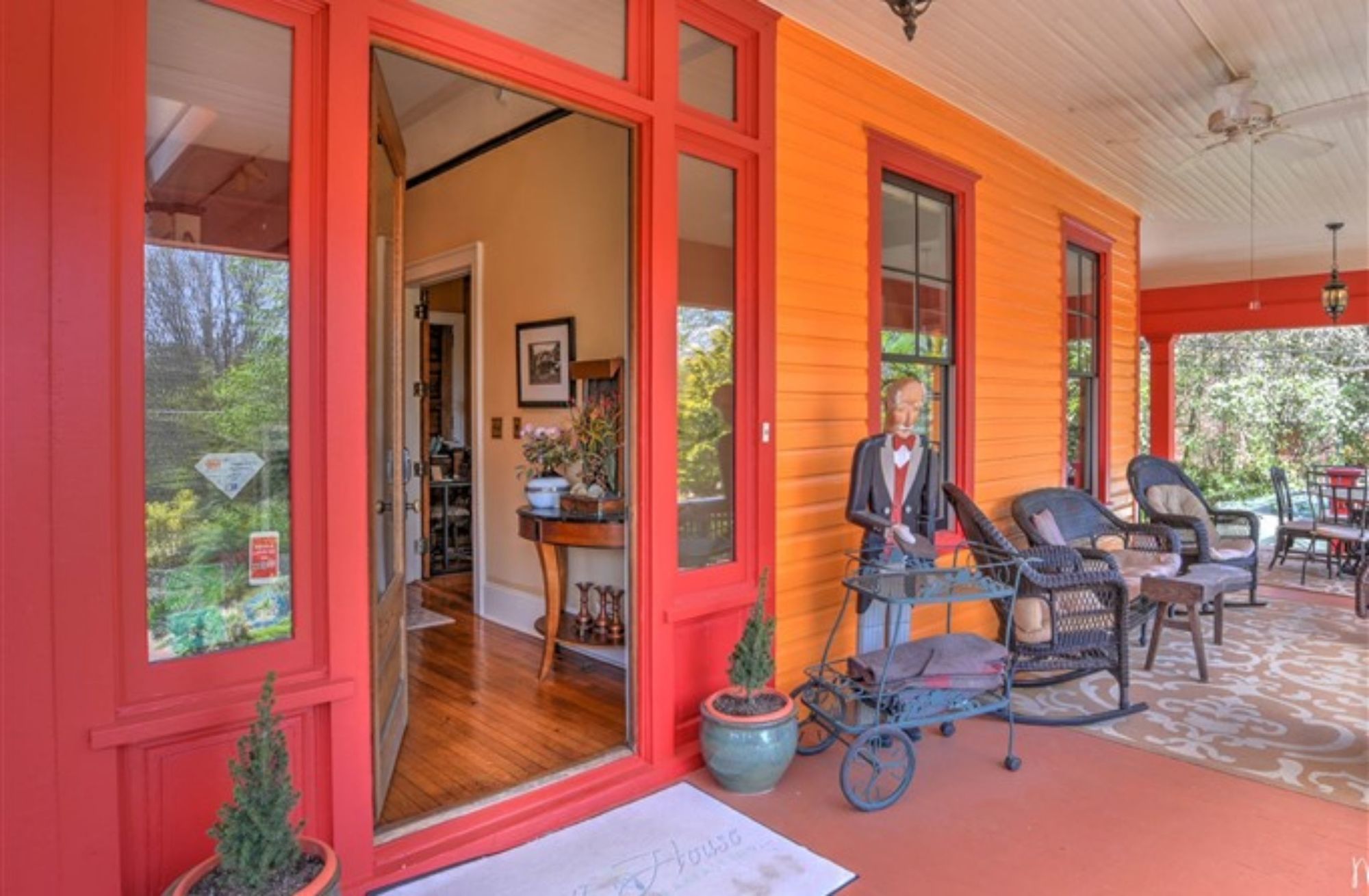 Hill House Bed & Breakfast Inn