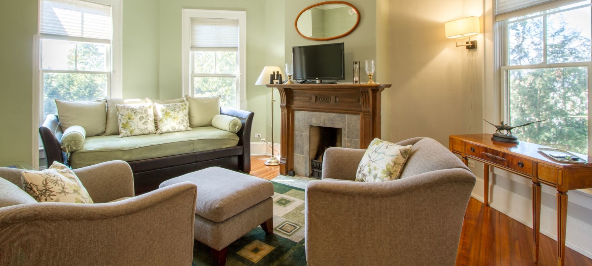 Hill House Bed & Breakfast Inn