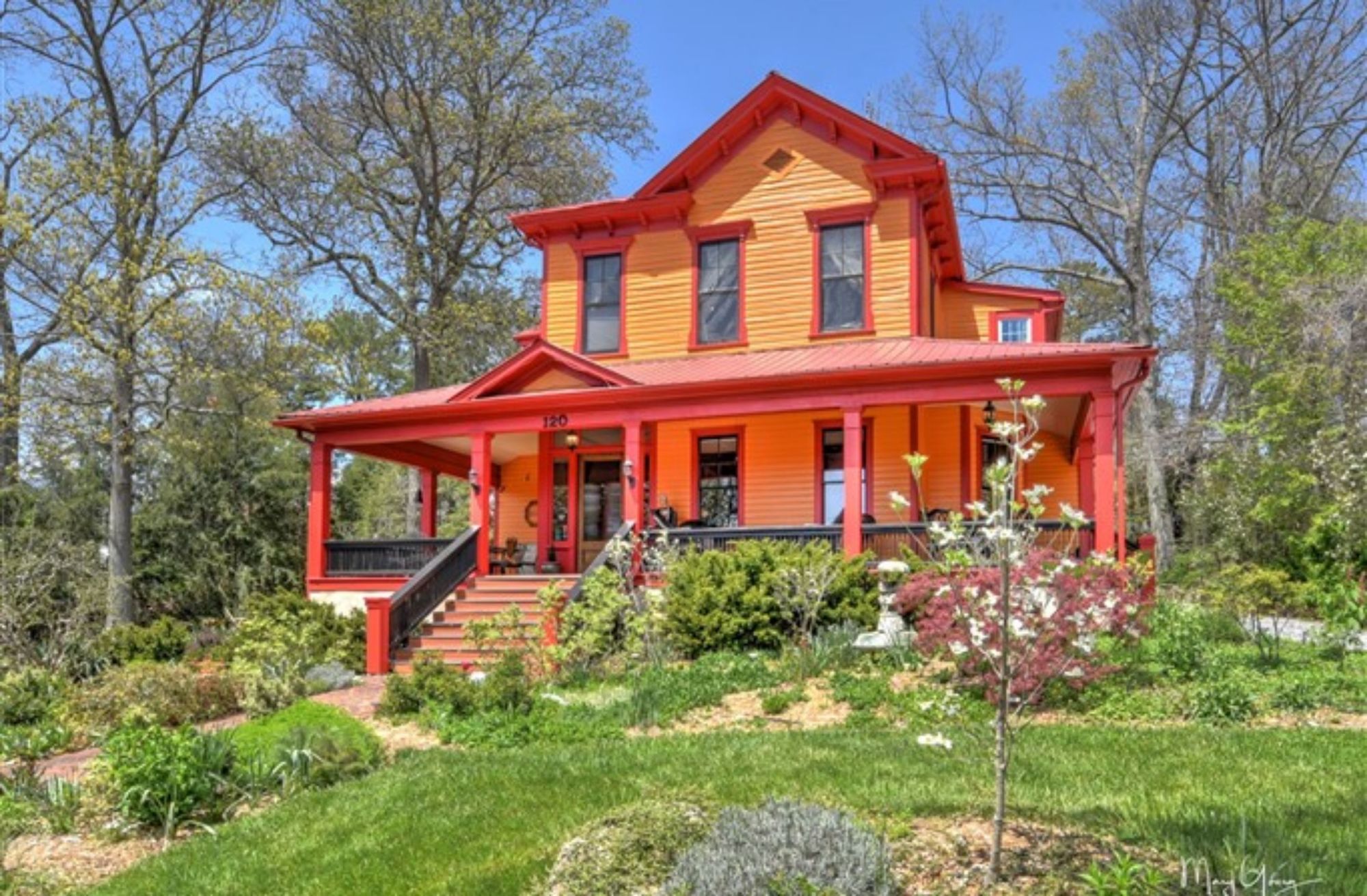 Hill House Bed & Breakfast Inn