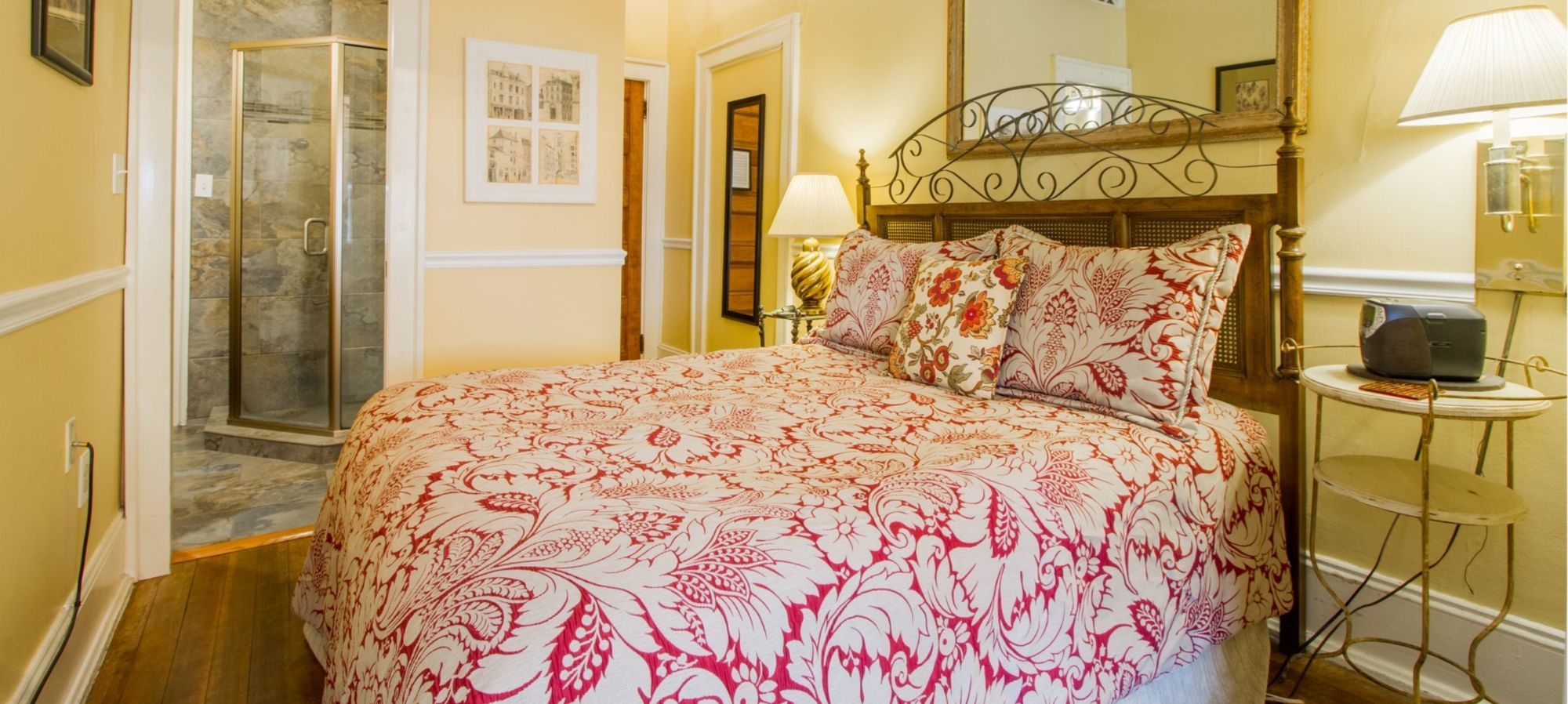 Hill House Bed & Breakfast Inn