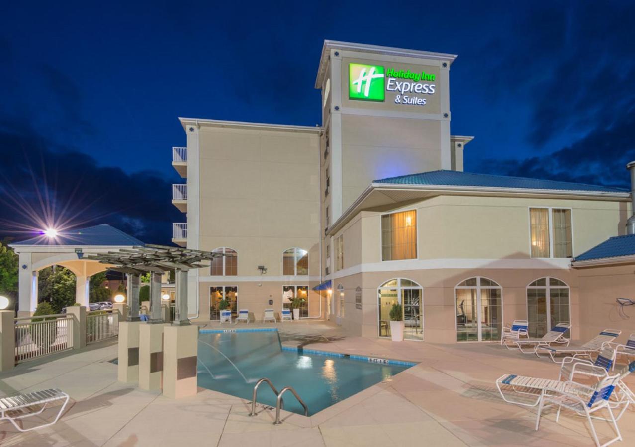 Holiday Inn Express & Suites Asheville SW - Outlet Ctr Area