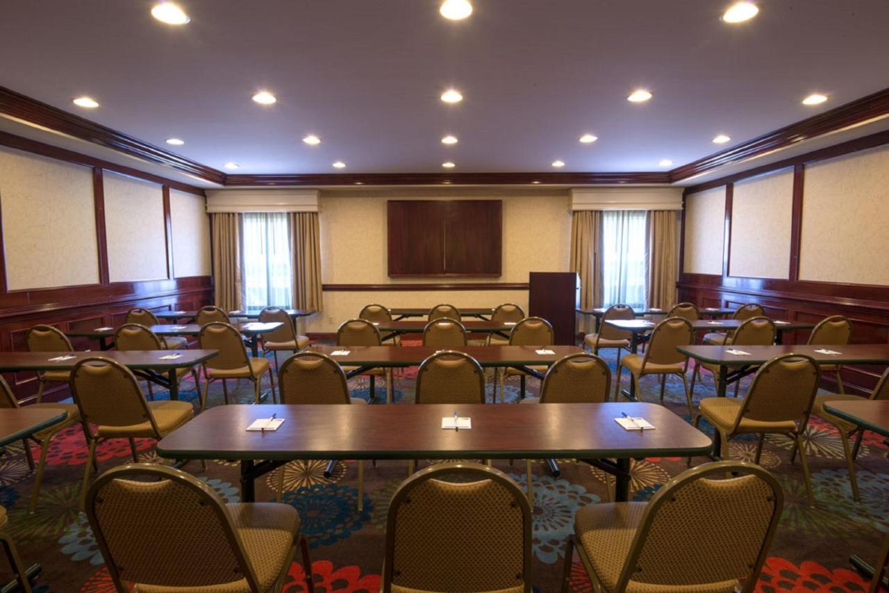 Holiday Inn Express & Suites Asheville SW - Outlet Ctr Area