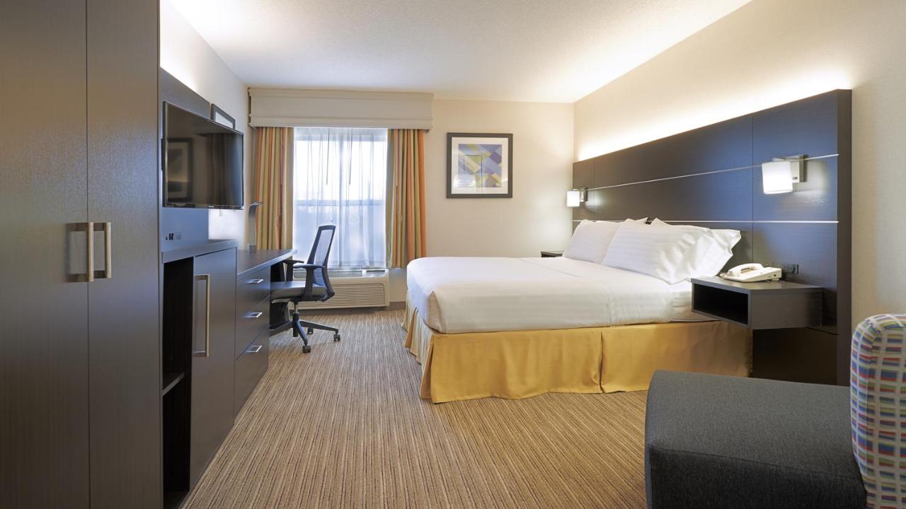 Holiday Inn Express & Suites Asheville SW - Outlet Ctr Area