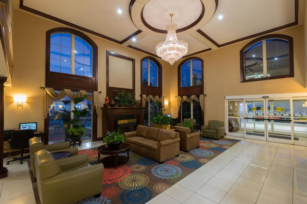 Holiday Inn Express & Suites Asheville SW - Outlet Ctr Area