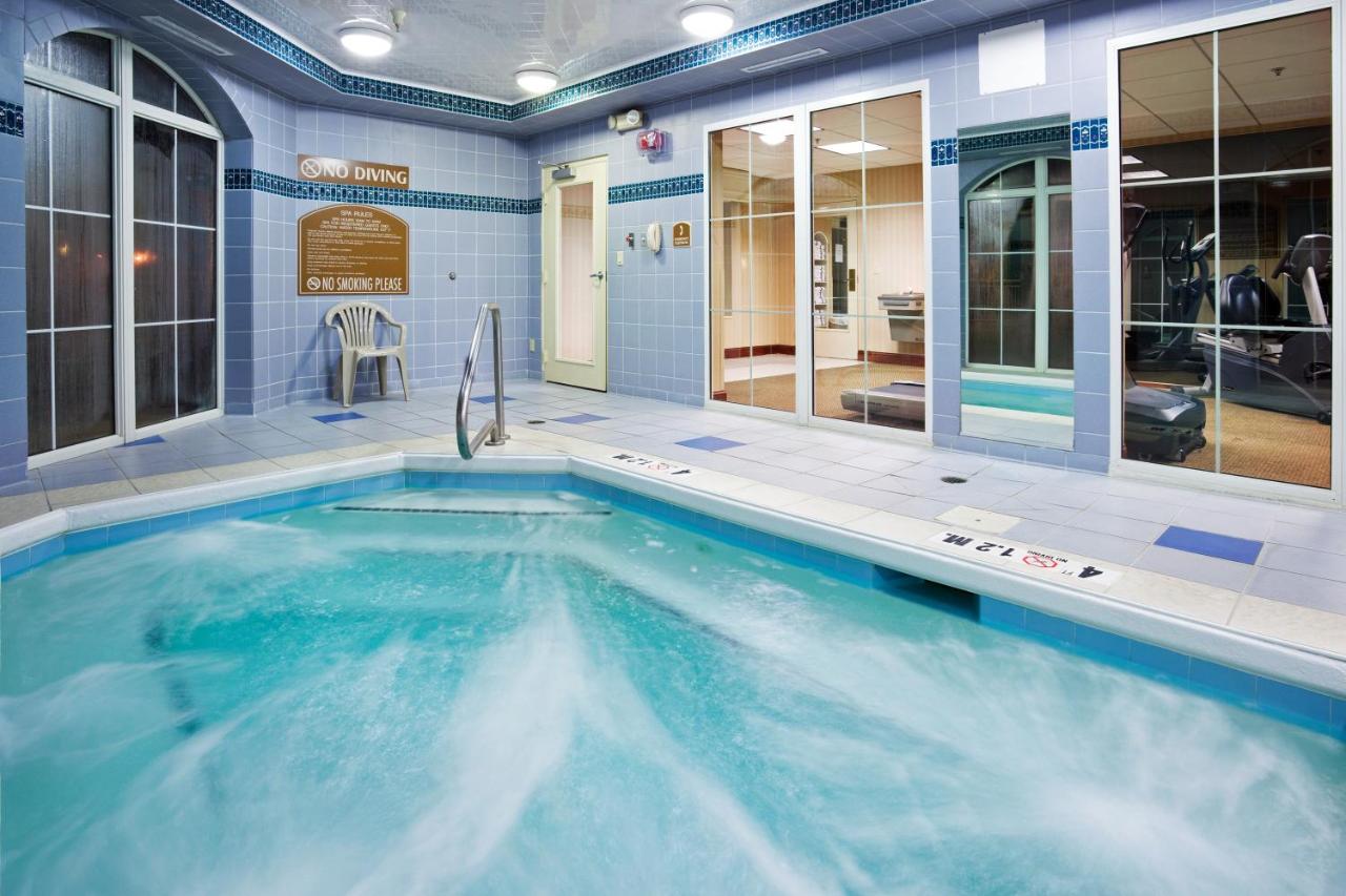 Holiday Inn Express & Suites Asheville SW - Outlet Ctr Area