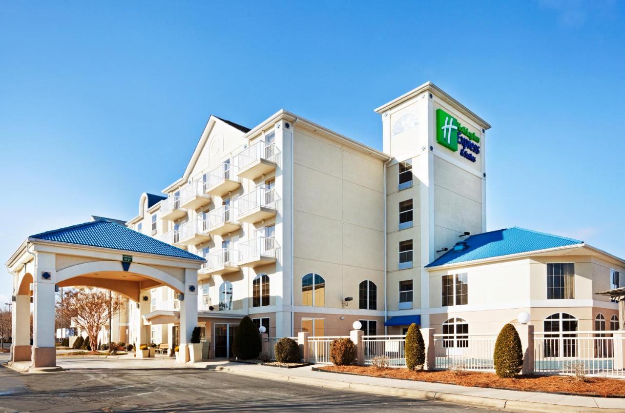 Holiday Inn Express & Suites Asheville SW - Outlet Ctr Area