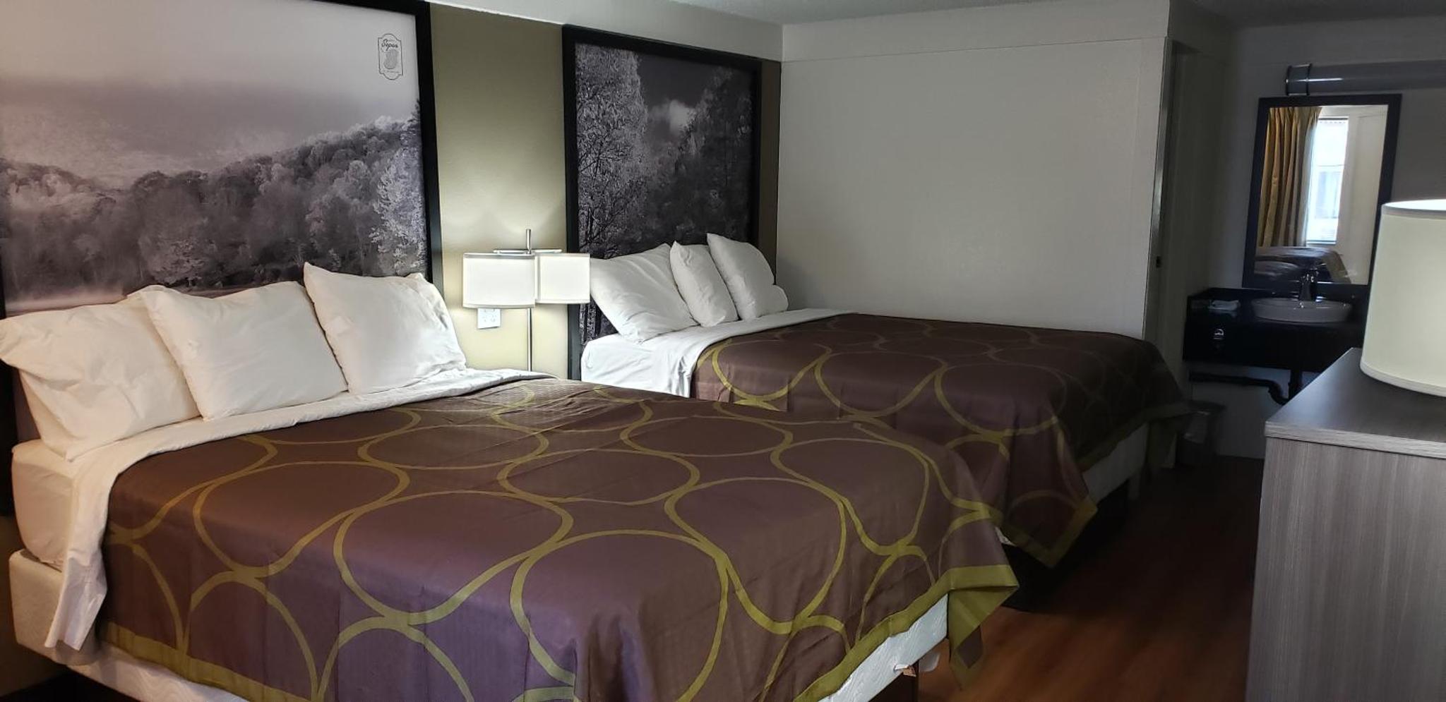 Super 8 by Wyndham Asheville/Biltmore