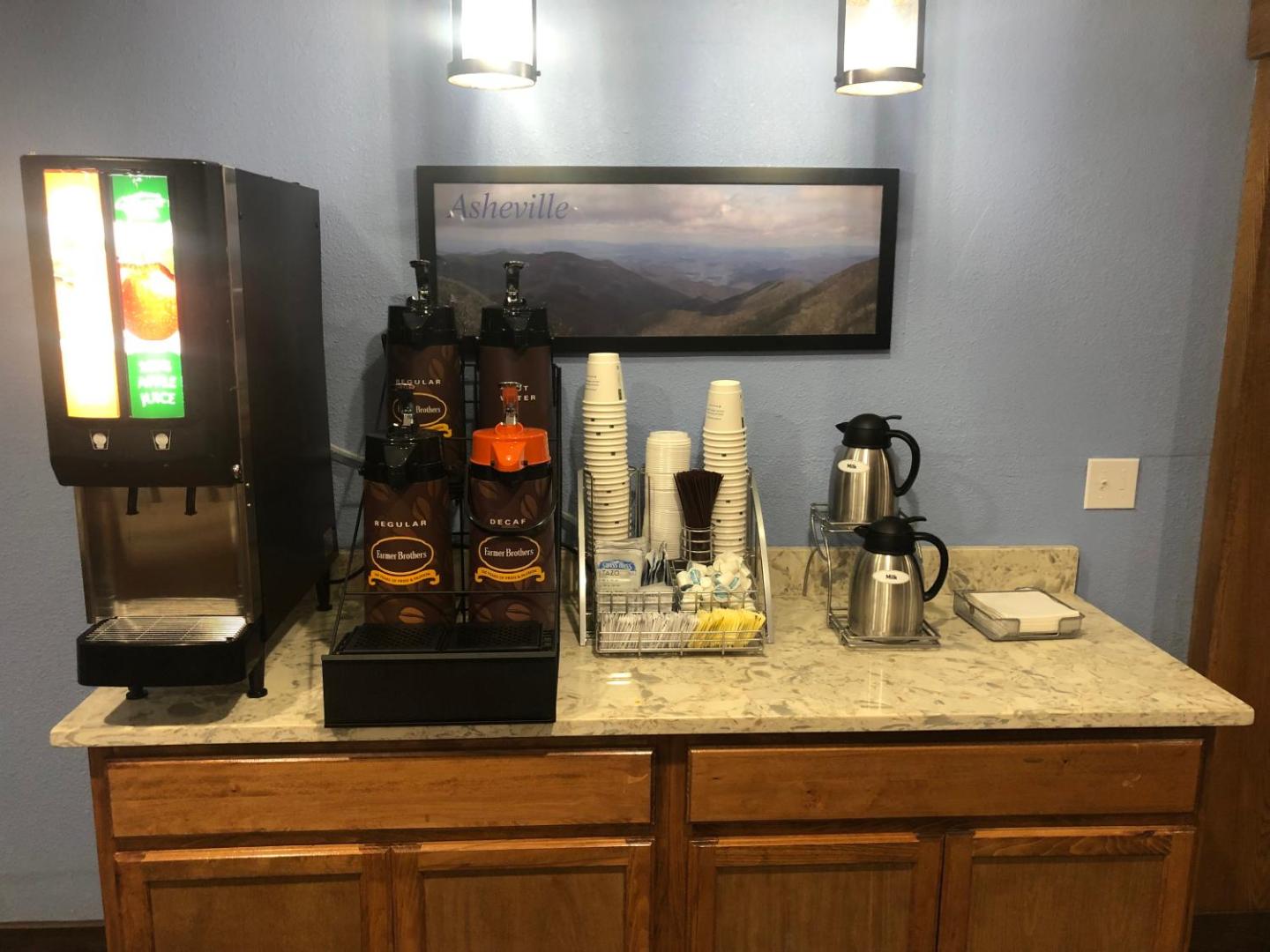 Super 8 by Wyndham Asheville/Biltmore