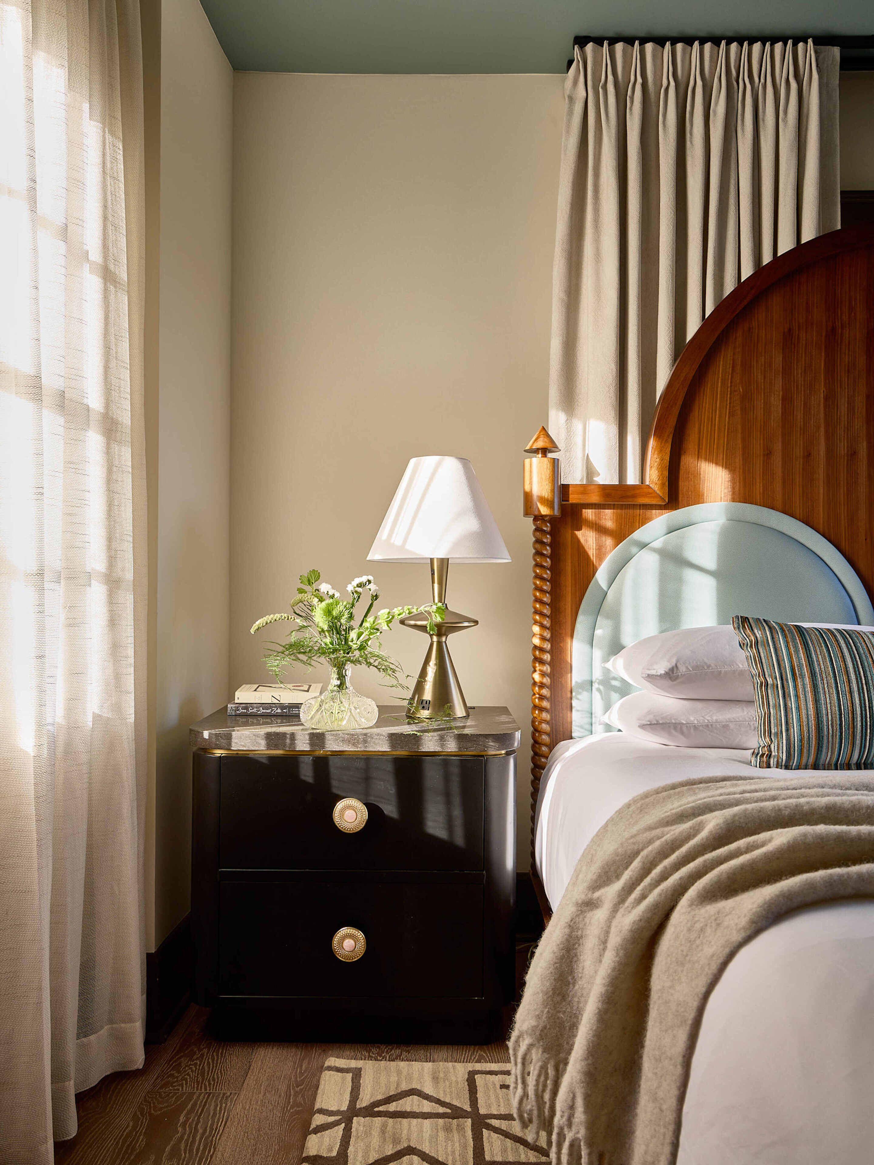 Zelda Dearest Hotel
