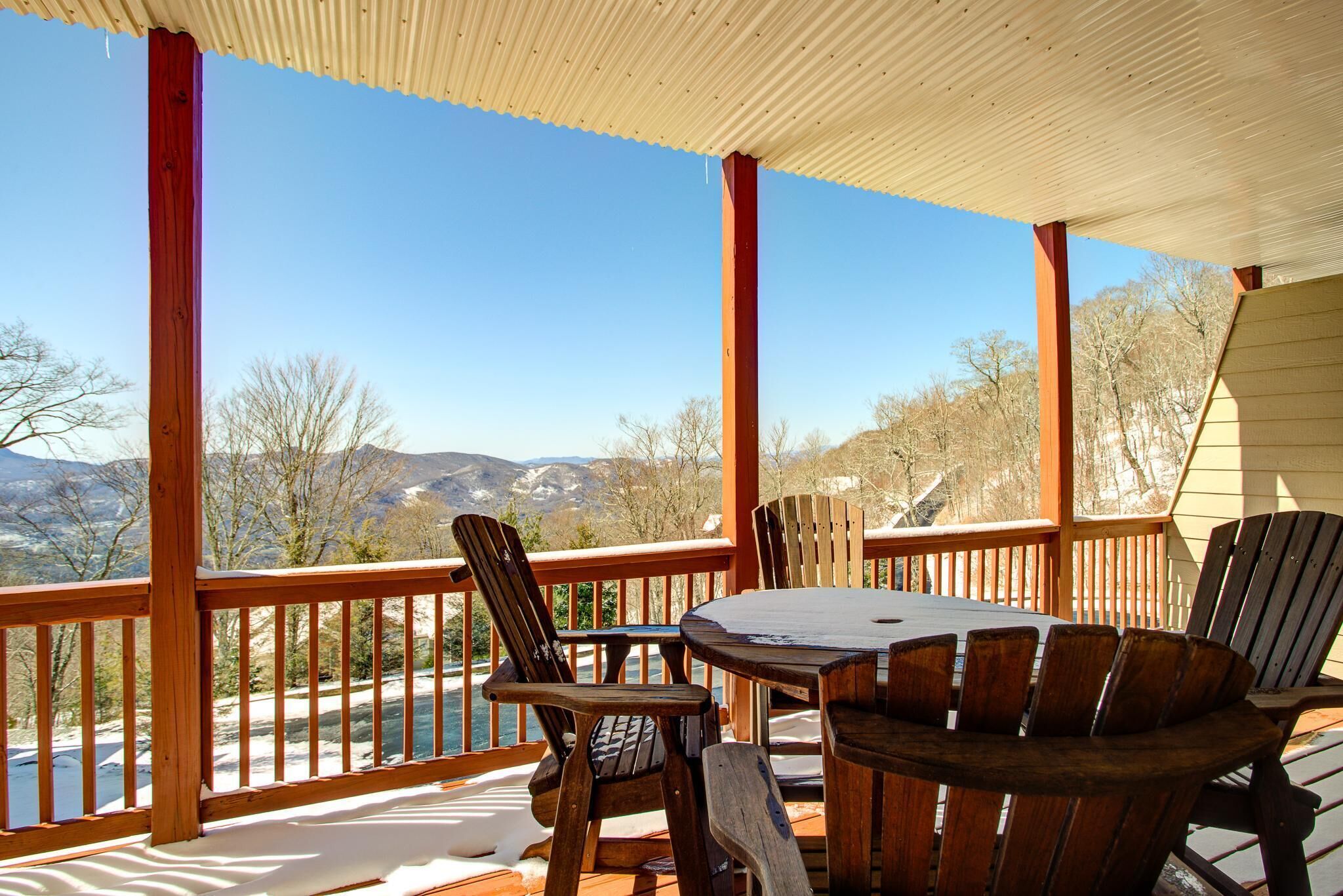 Klonteska Condominiums By VCI Real Estate Services