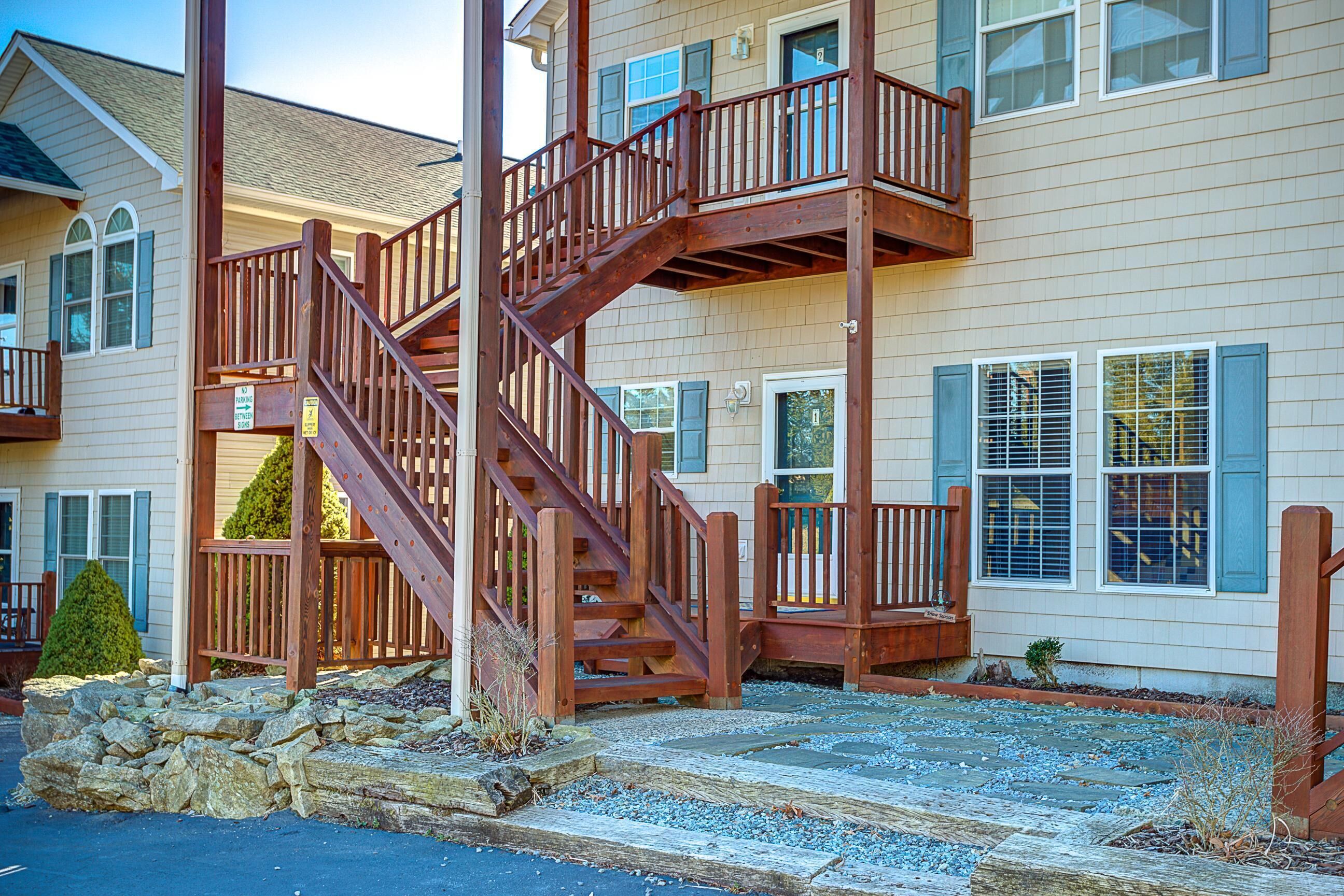 Klonteska Condominiums By VCI Real Estate Services