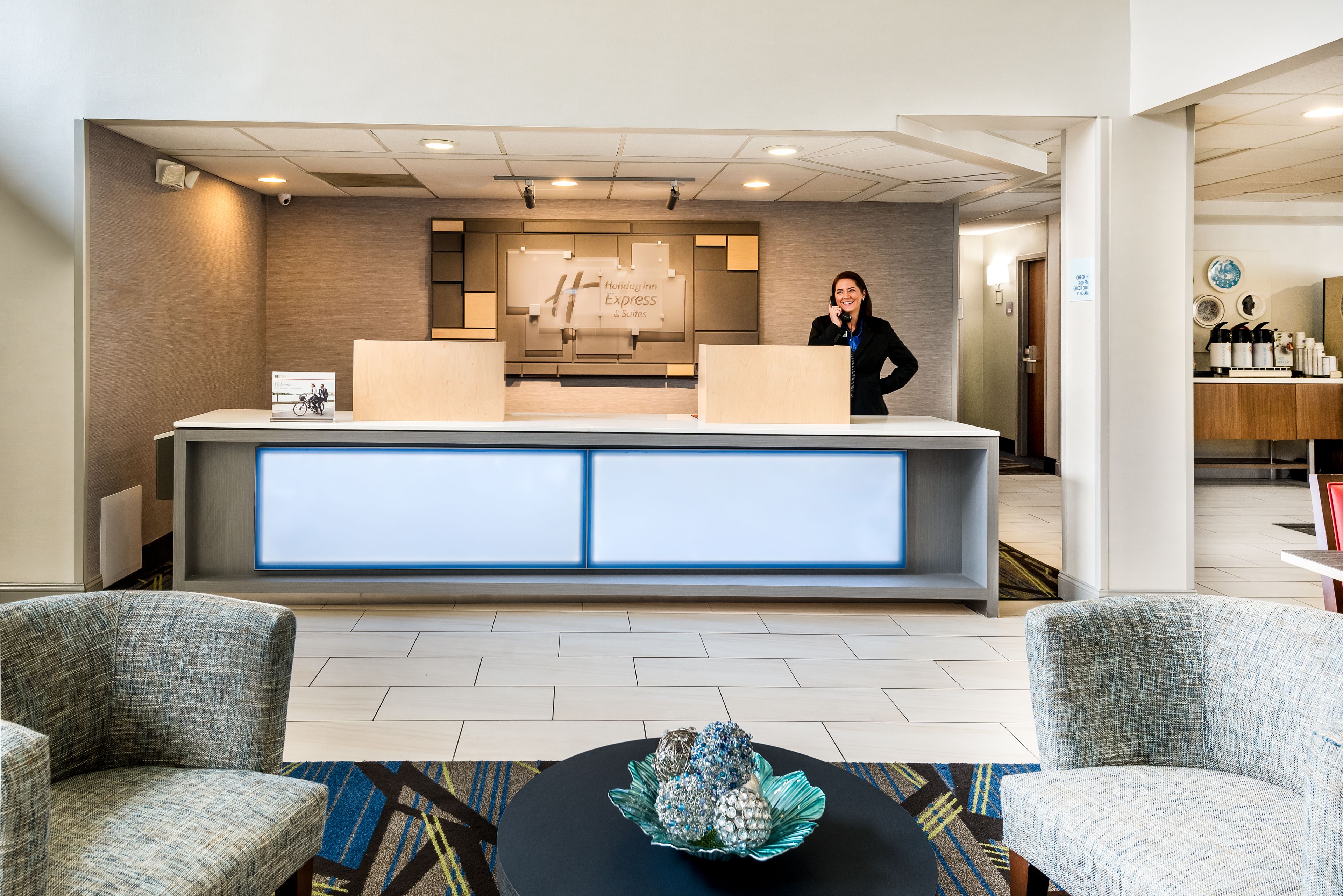 Holiday Inn Express & Suites Charlotte Arpt-Belmont
