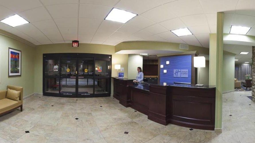 Holiday Inn Express Blowing Rock South