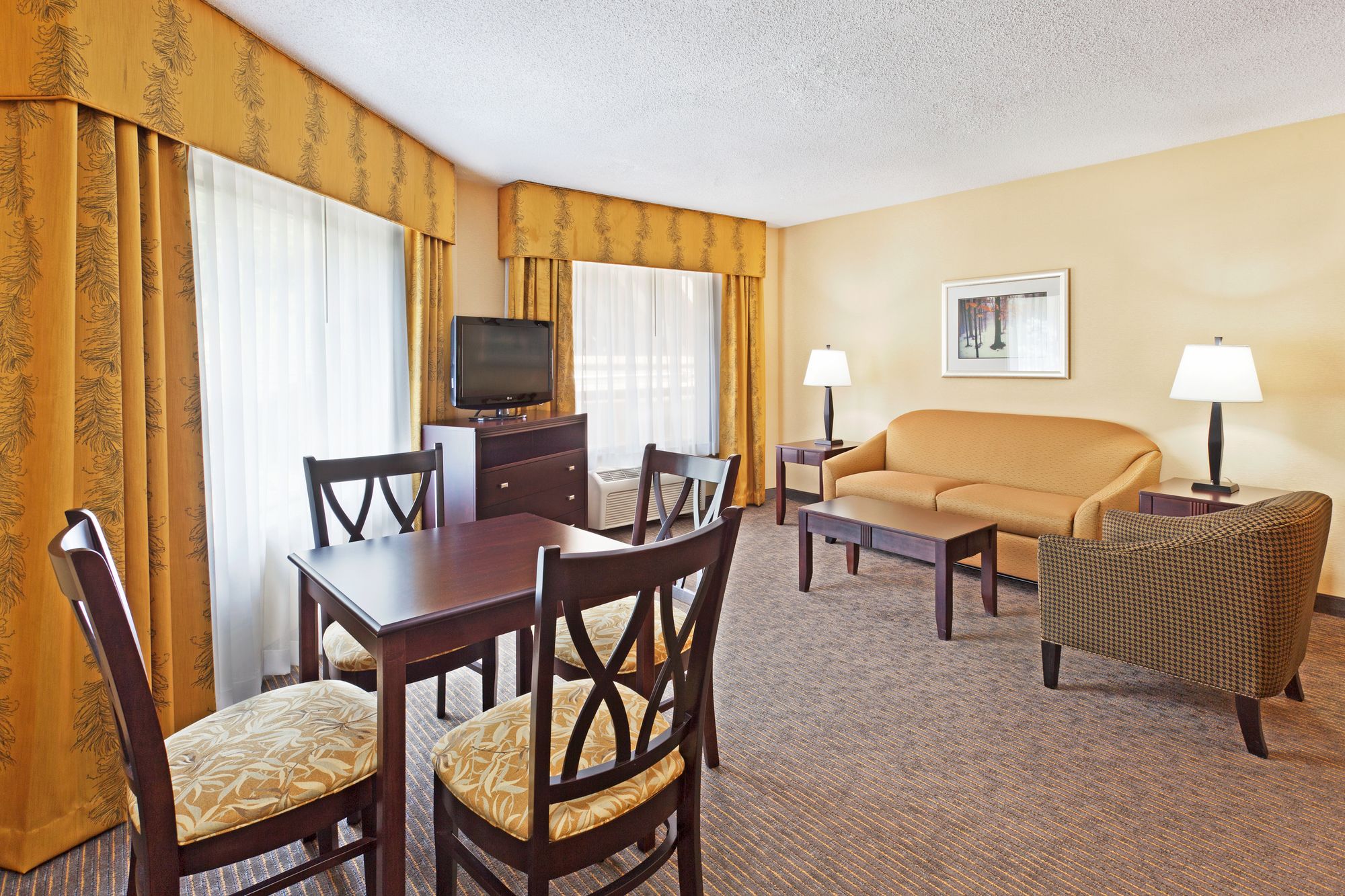 Holiday Inn Express Blowing Rock South