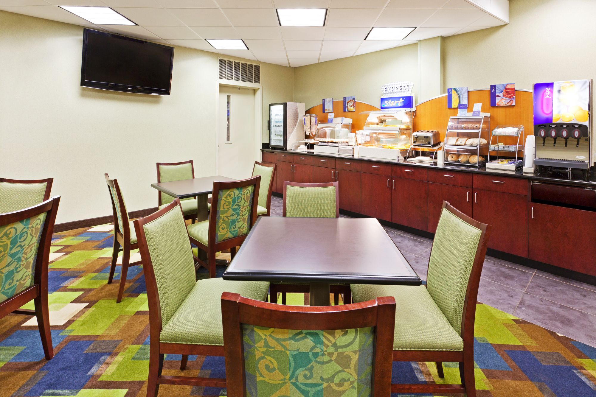 Holiday Inn Express Blowing Rock South