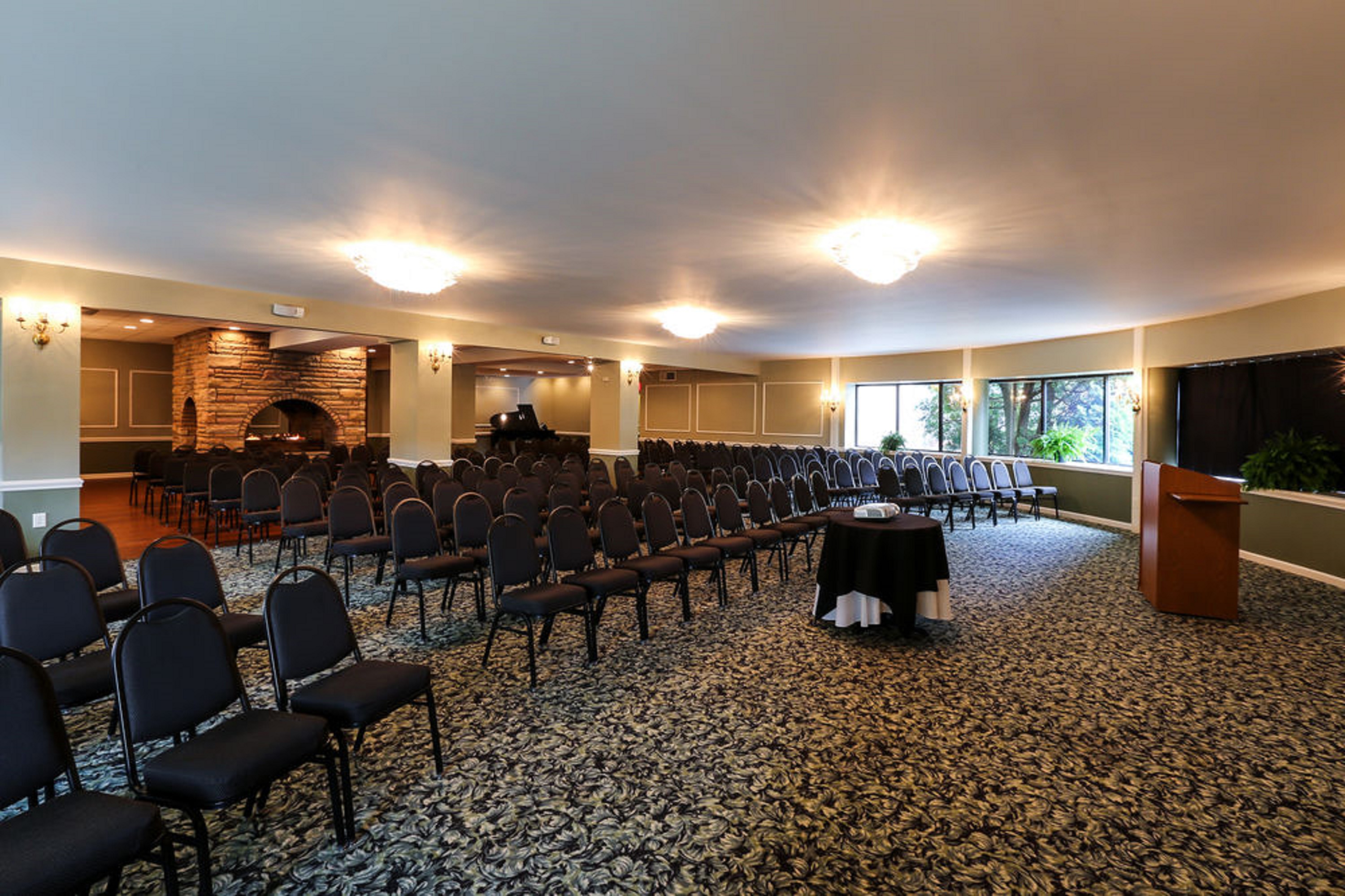 Meadowbrook Inn & Suites