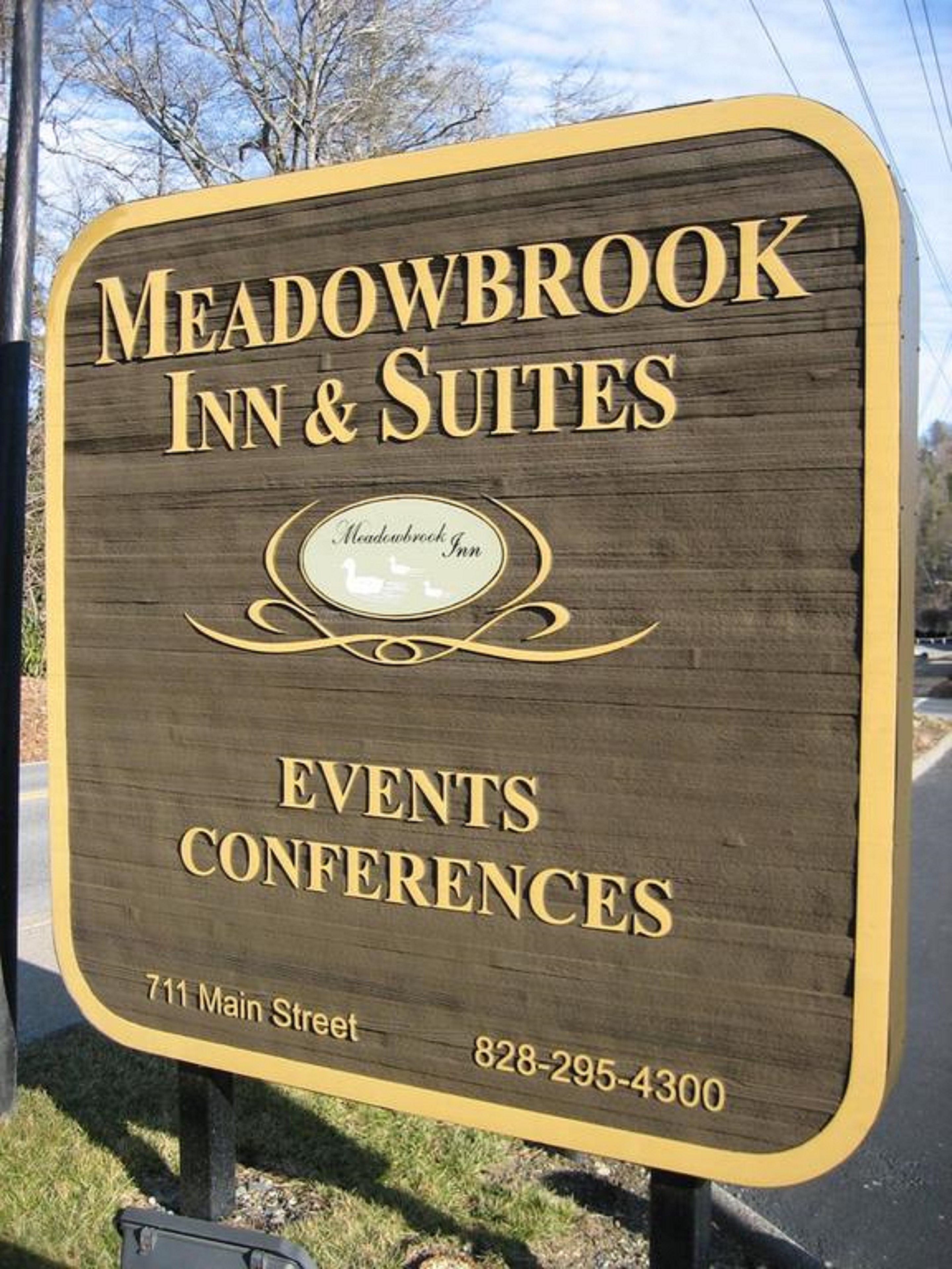 Meadowbrook Inn & Suites