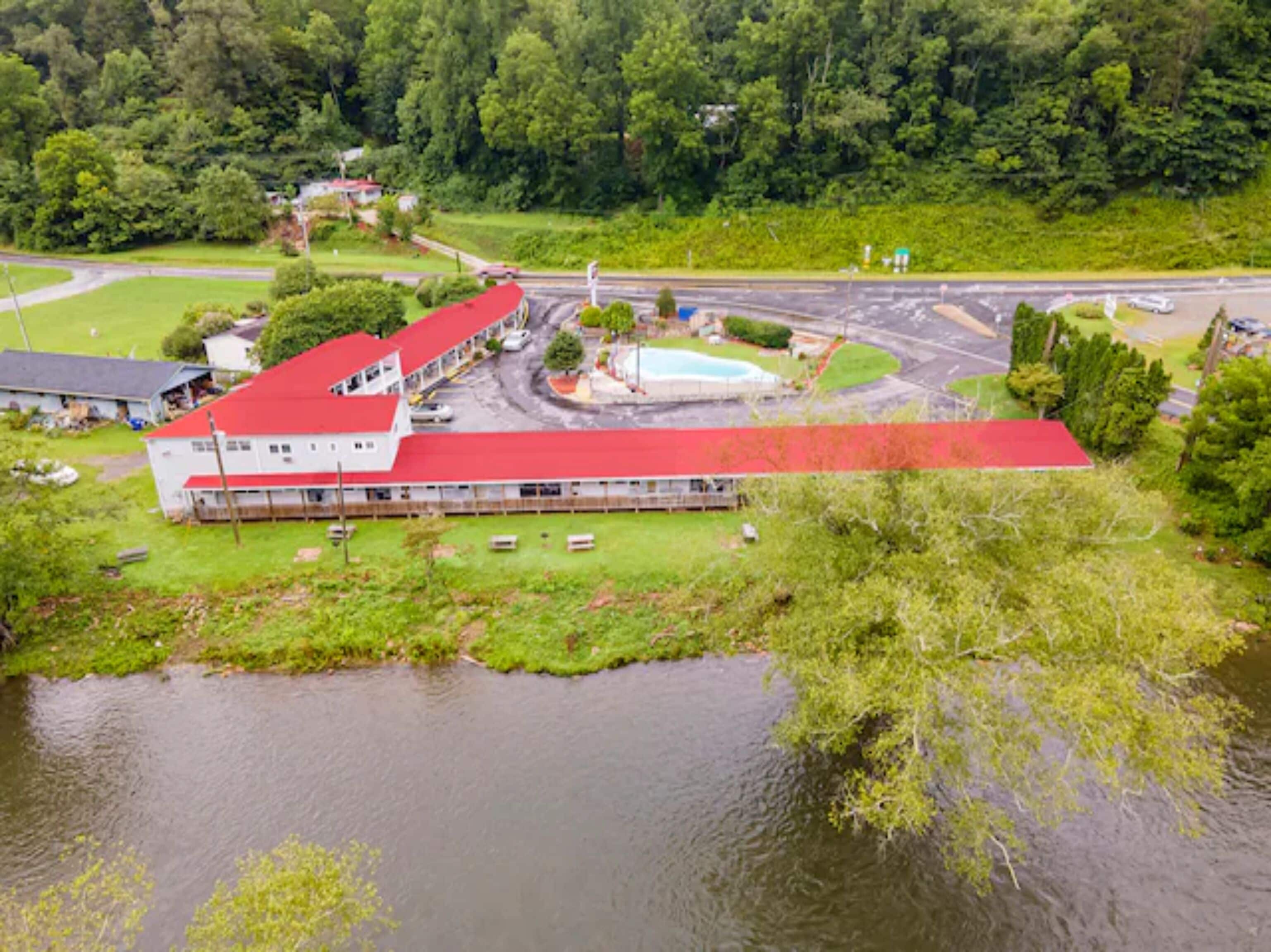 Lloyd's on The River Country Inn by OYO