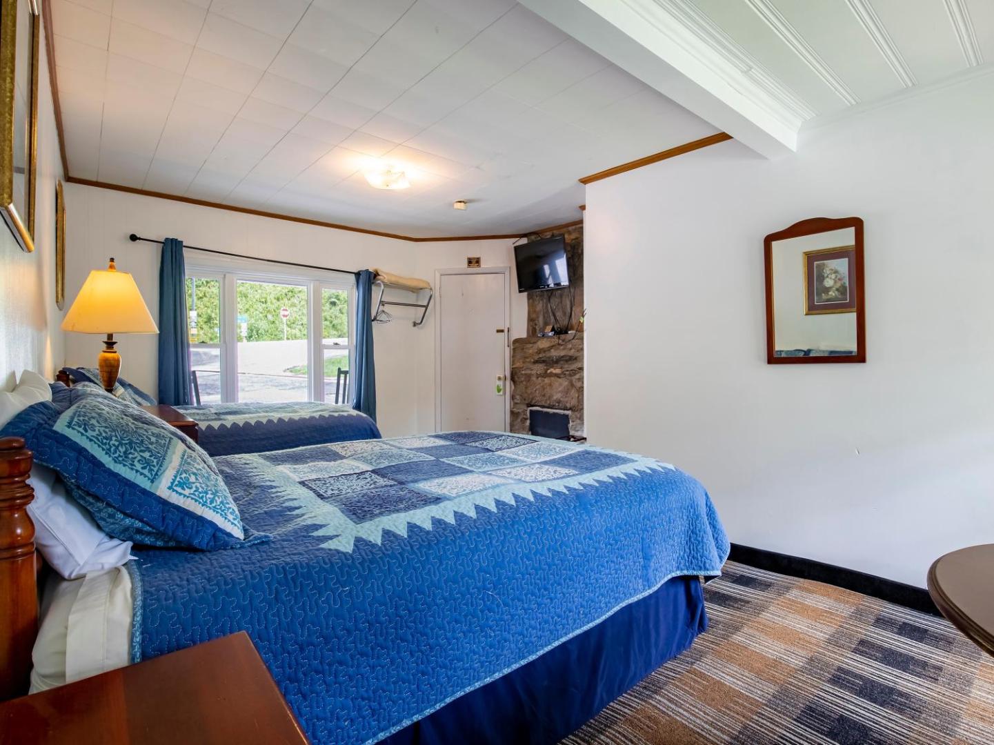 Lloyd's on The River Country Inn by OYO