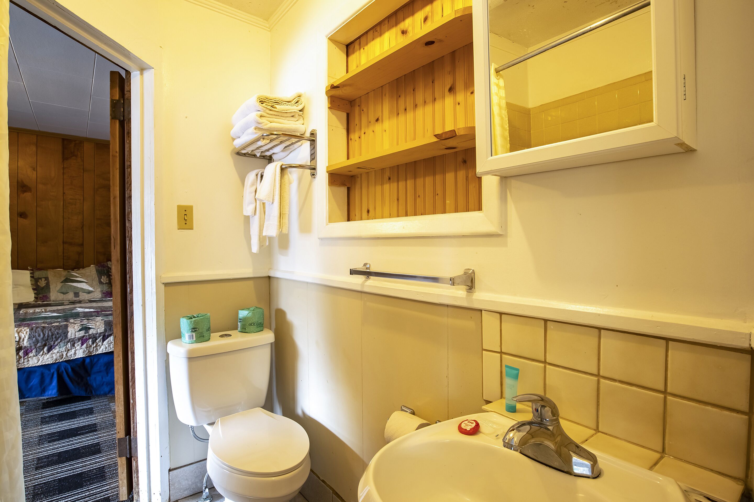 Lloyd's on The River Country Inn by OYO