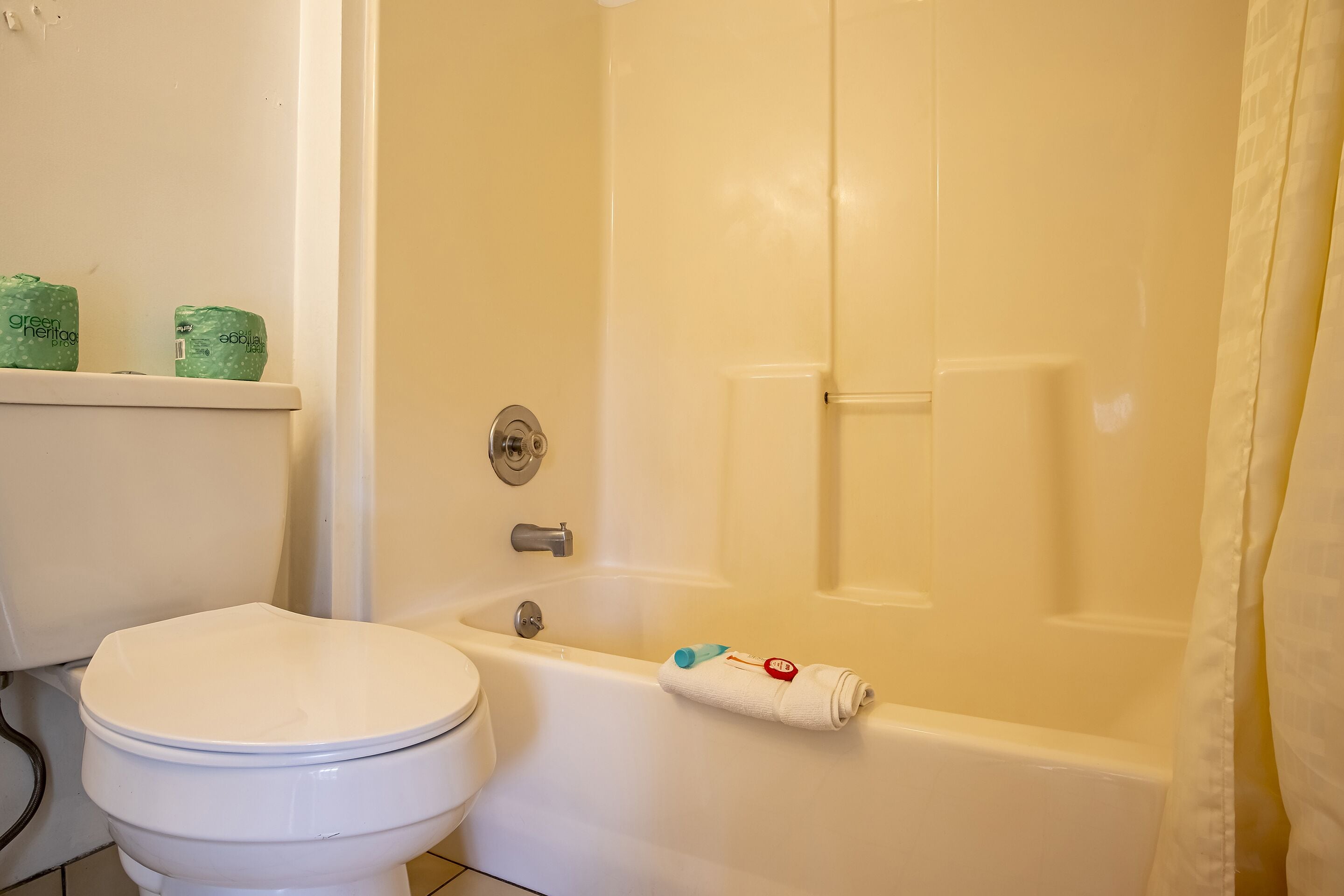 Lloyd's on The River Country Inn by OYO