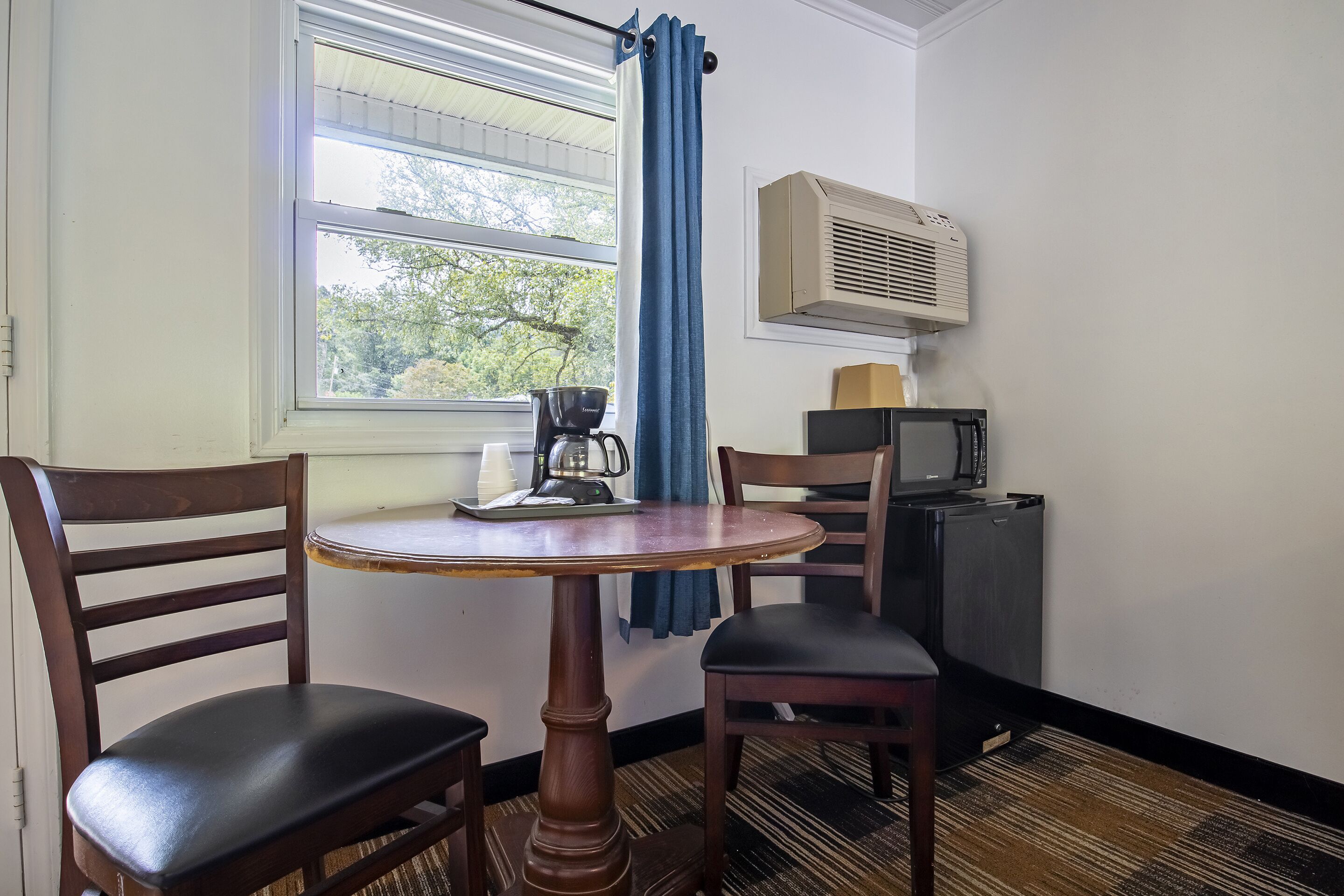 Lloyd's on The River Country Inn by OYO