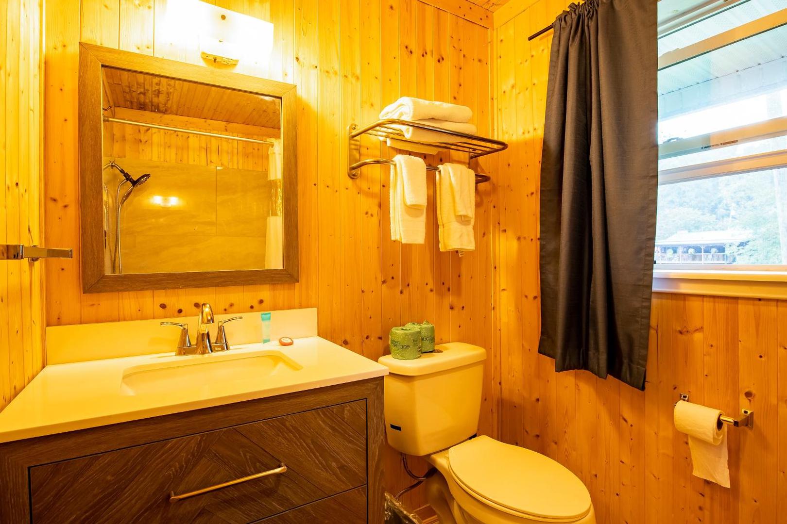 Lloyd's on The River Country Inn by OYO