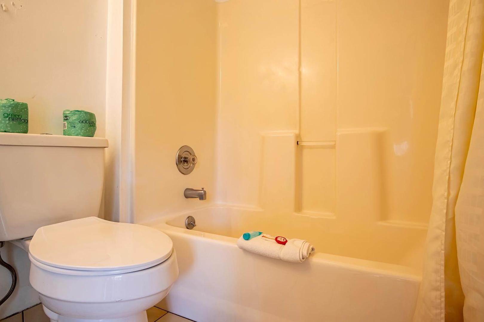 Lloyd's on The River Country Inn by OYO