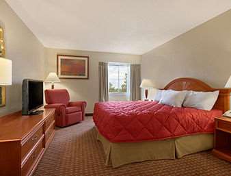 Ramada Hotel & Conference Center by Wyndham, Burlington