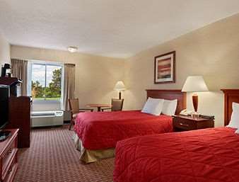 Ramada Hotel & Conference Center by Wyndham, Burlington