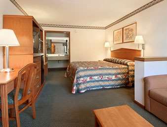 Super 8 by Wyndham Burlington NC