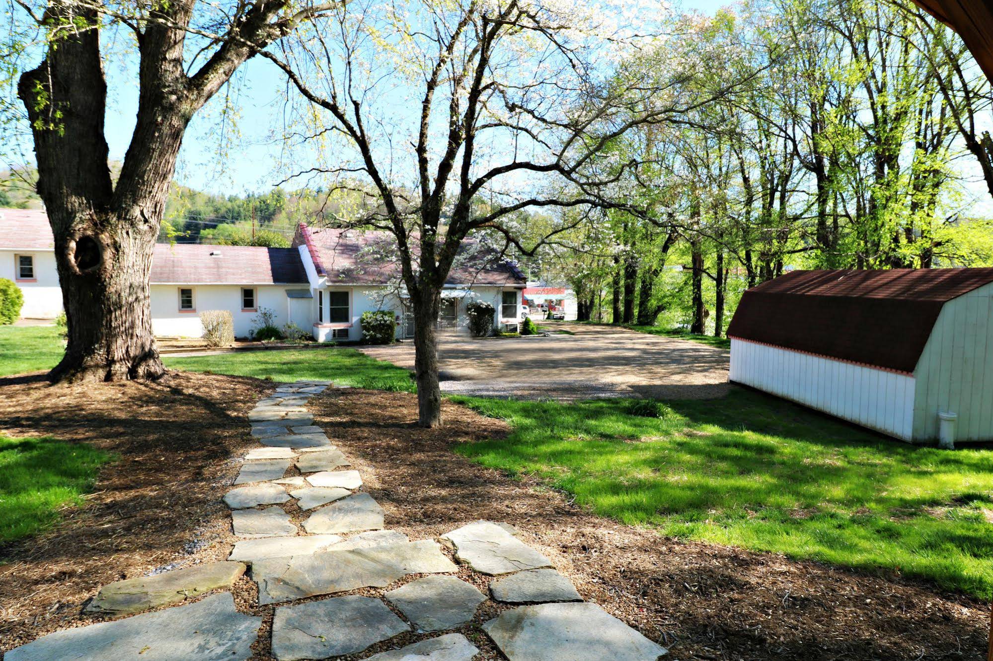 Carolina Country Inn