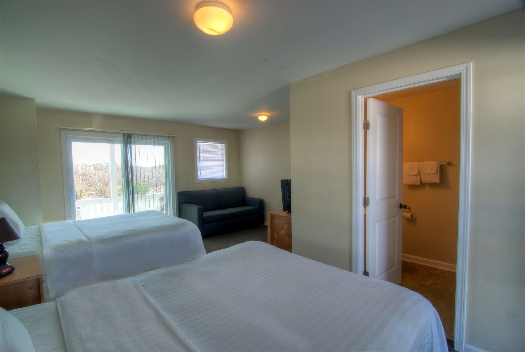 Surfside Motor Lodge