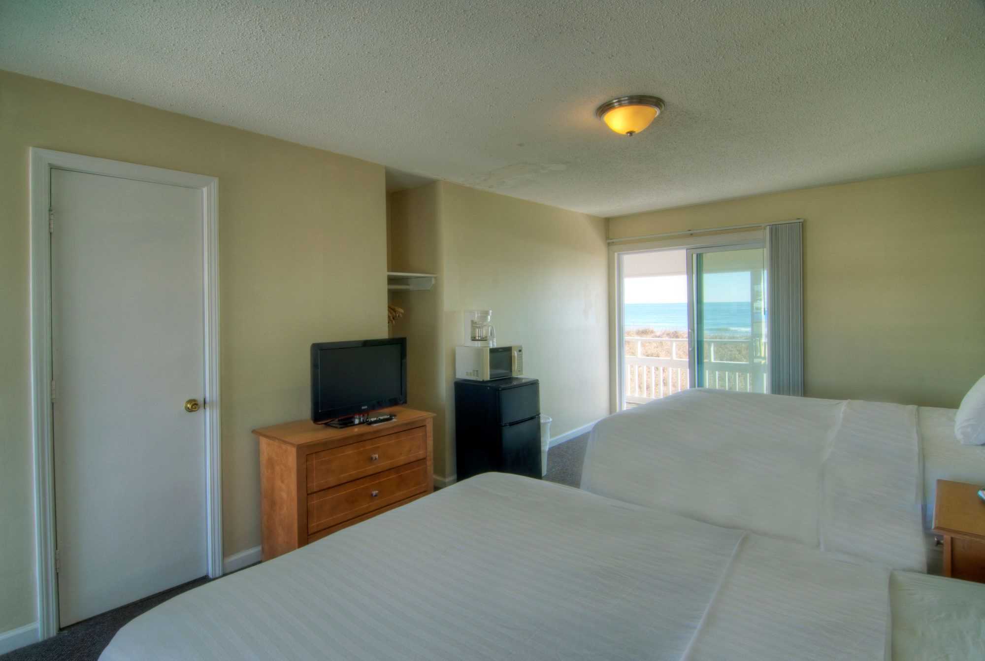 Surfside Motor Lodge