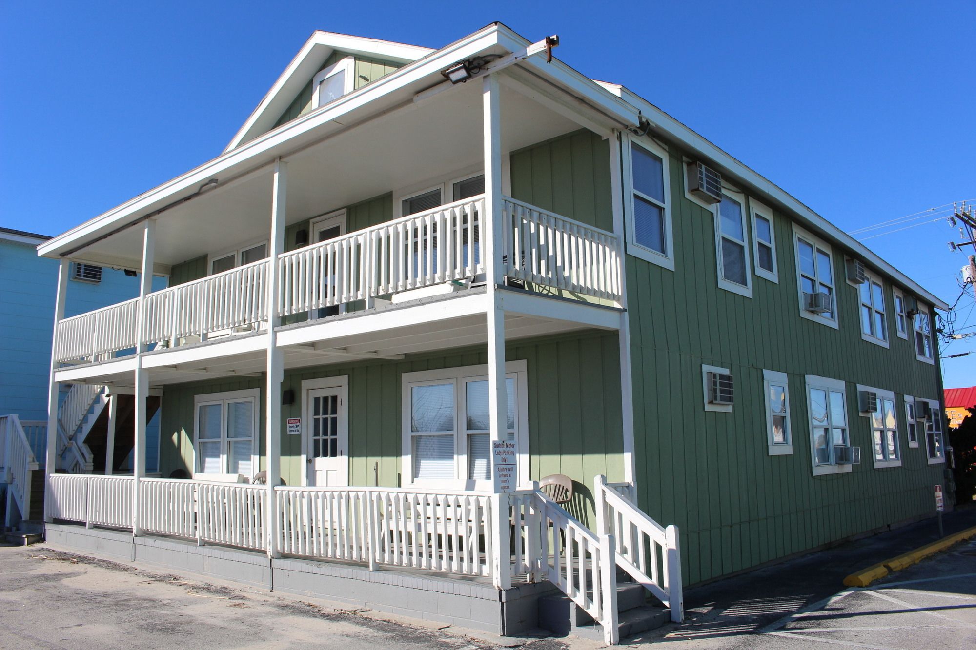 Surfside Motor Lodge