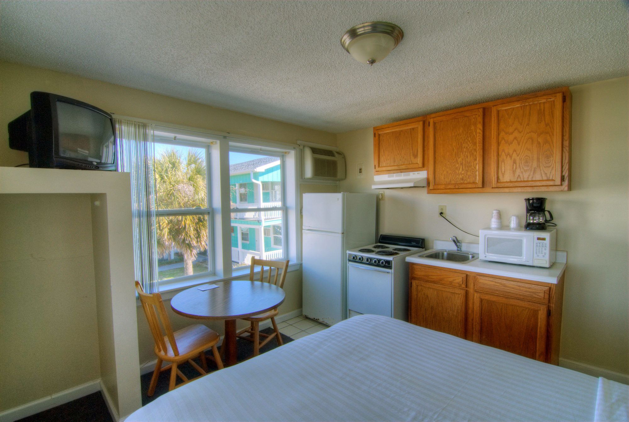 Surfside Motor Lodge