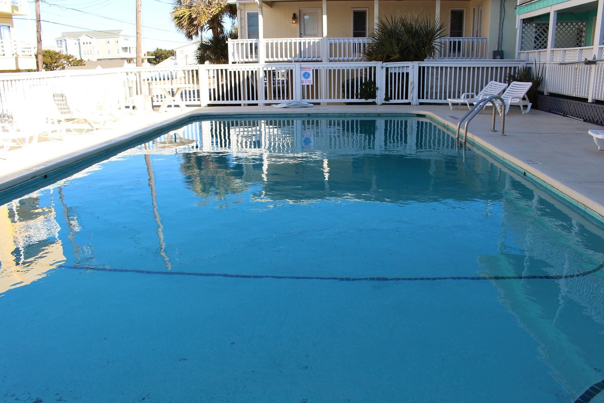 Surfside Motor Lodge